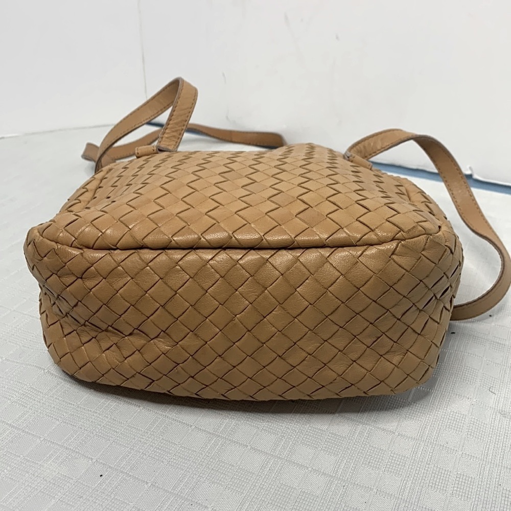 Bottega Veneta Intrecciato woven bag - Picture 8 of 14